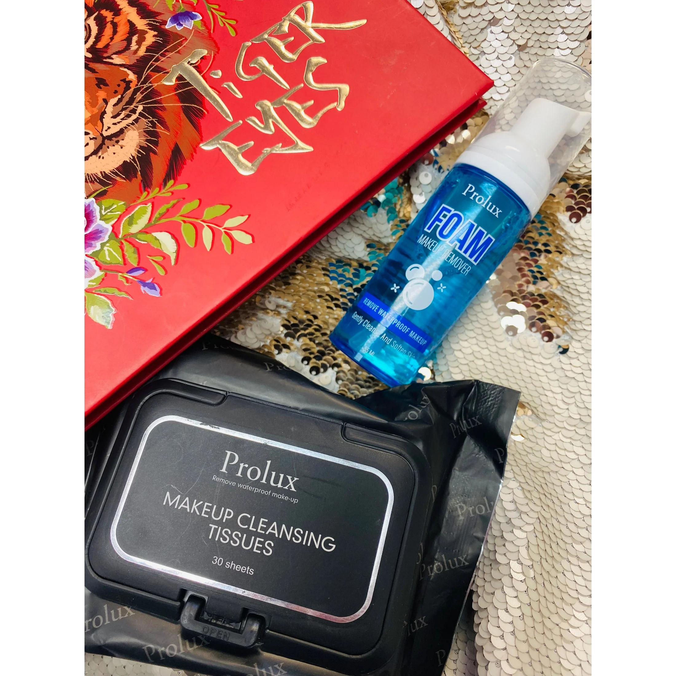 Gentle Makeup Removing Wipes - Image 4