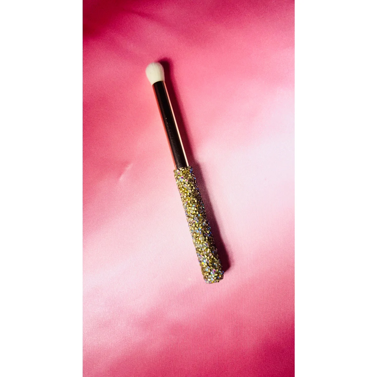 Glitter Handled Eyeshadow Brush - Image 4