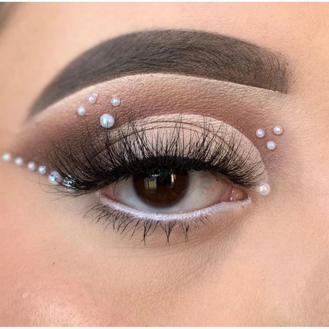 PINK WONDERLAND EYESHADOW PALETTE - Image 9