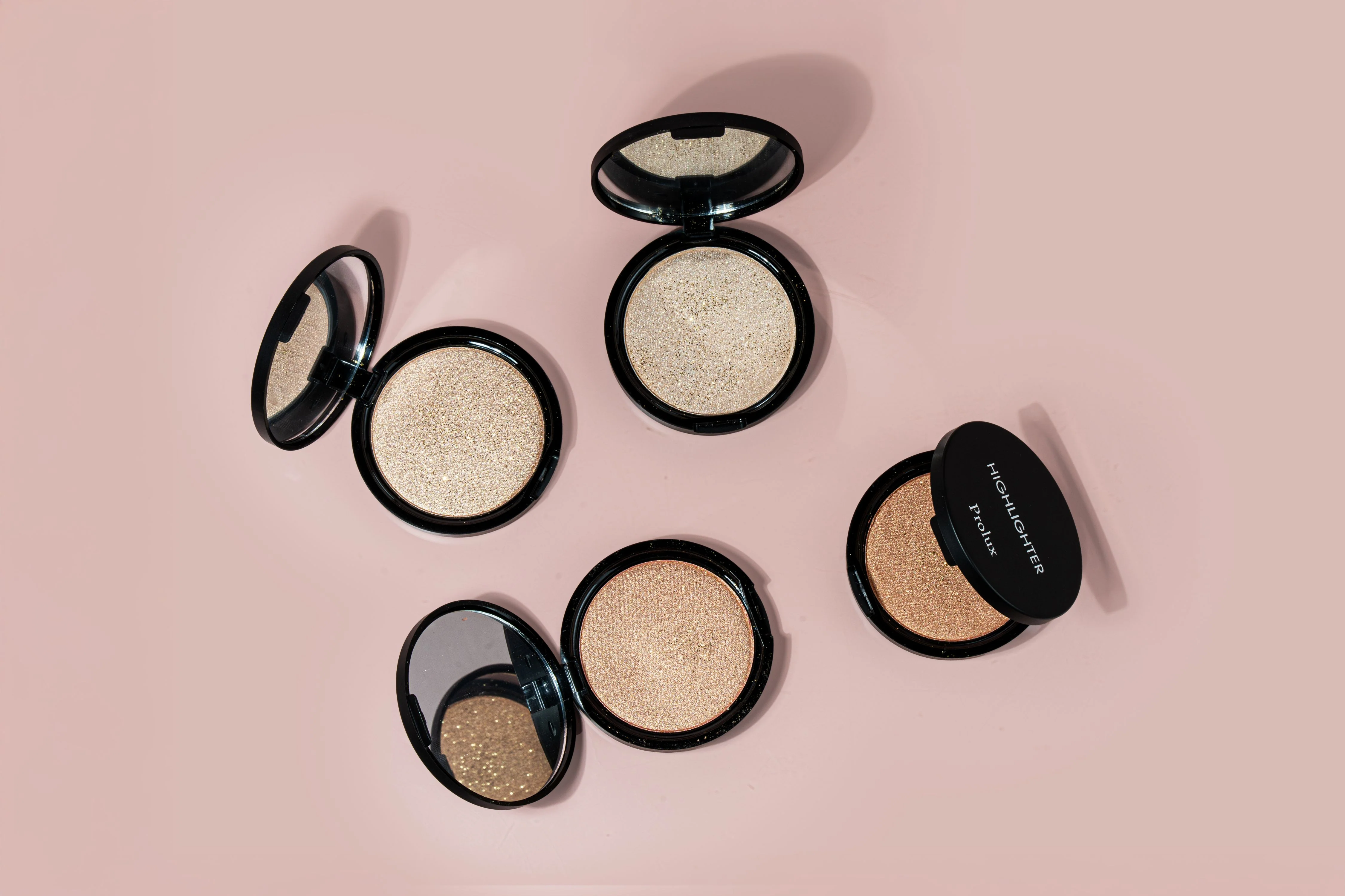 Highlighter Makeup Powder - Image 3