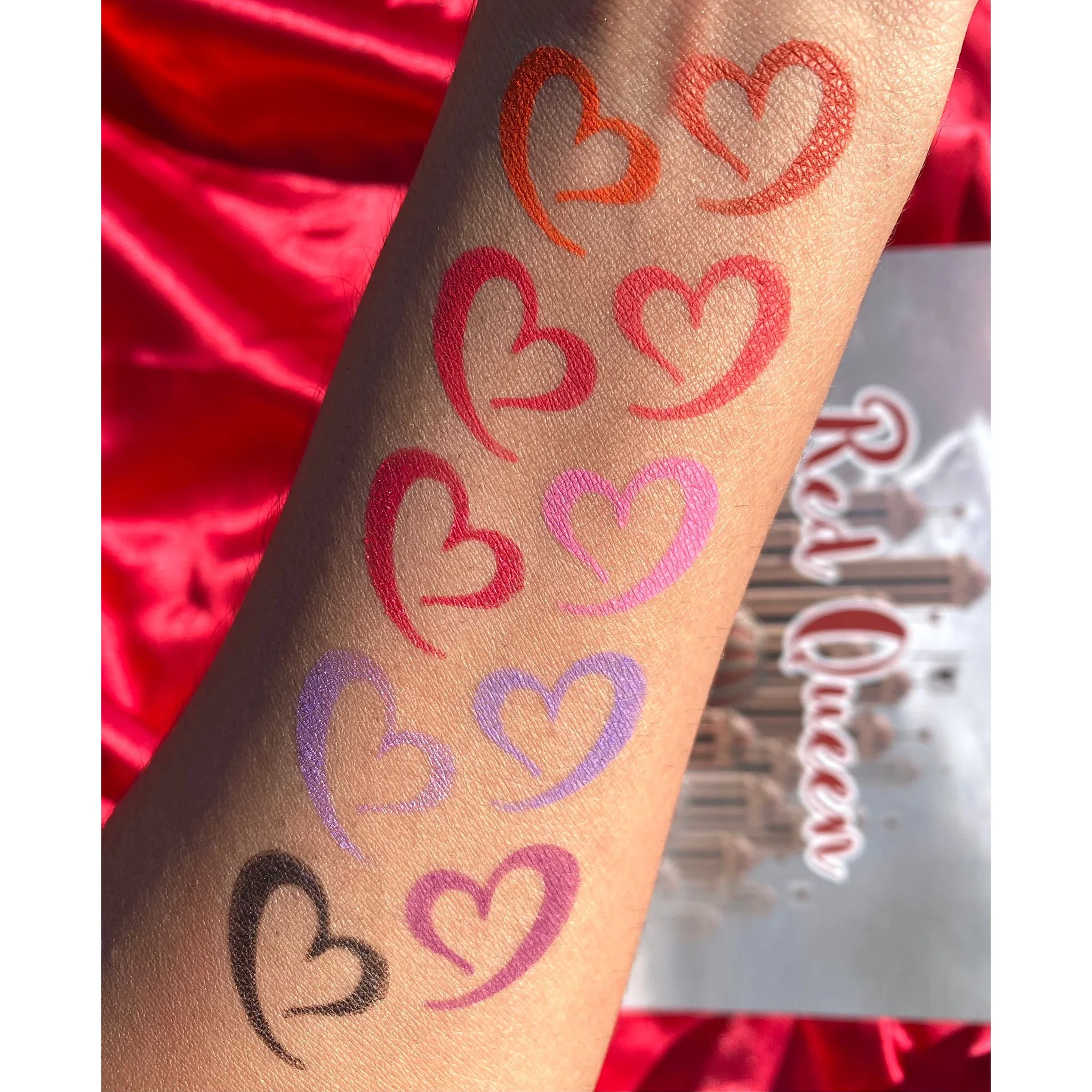 Red Queen Eyeshadow Palette - Image 7