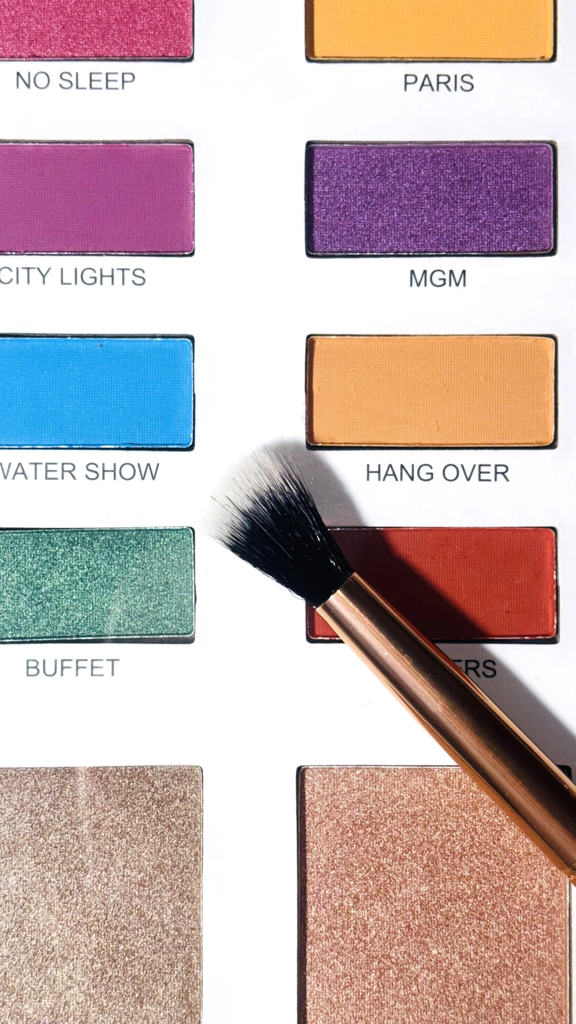 Rose Gold Blending Brush - Image 3