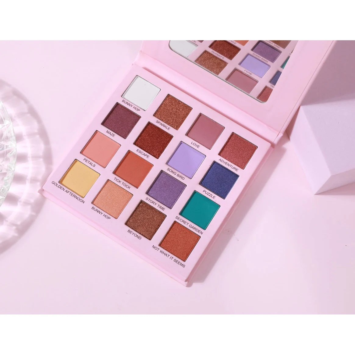 Wonderland Eyeshadow Palette - Image 3